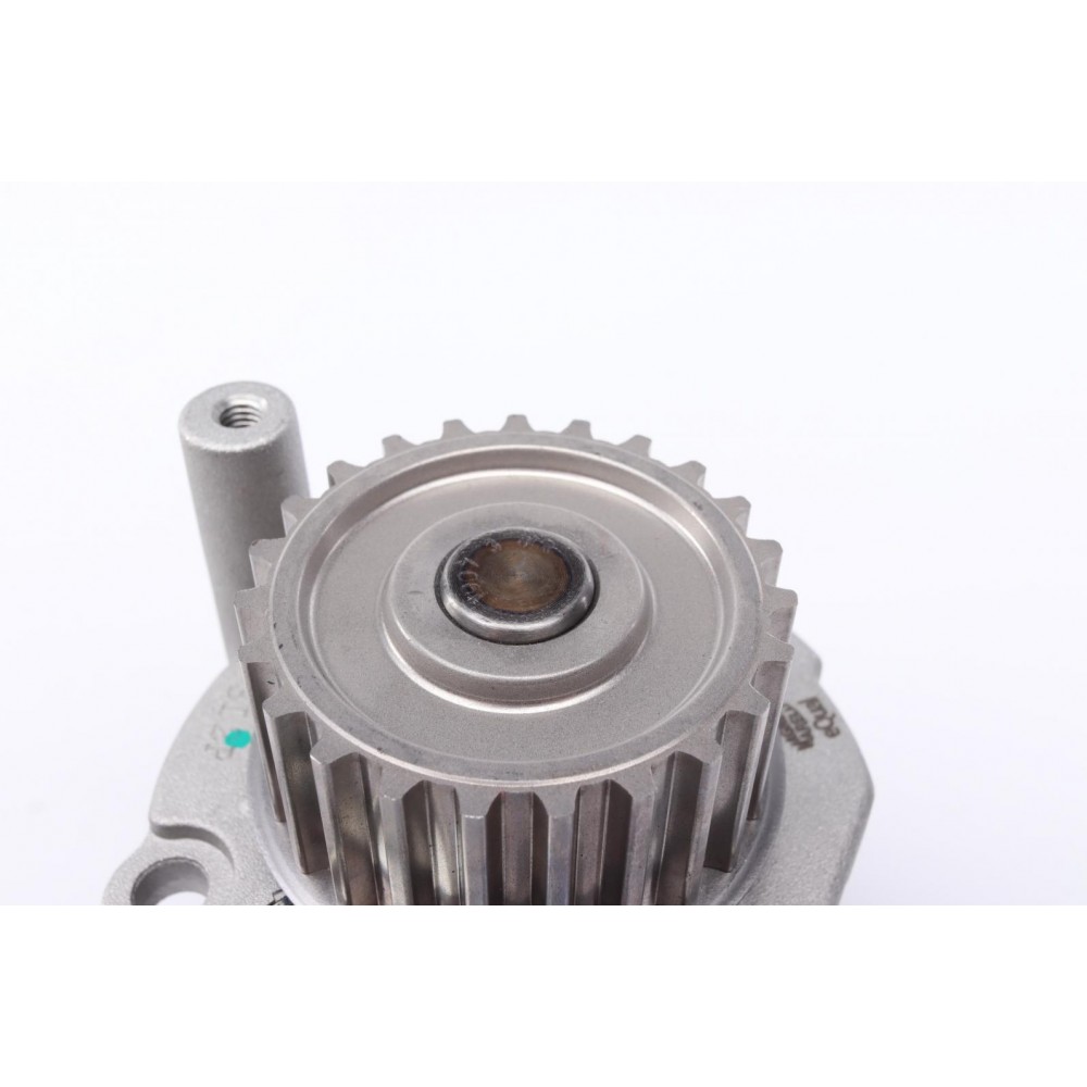 Помпа води Audi A4/A6/VW Caddy/Golf IV/Passat/T5 1.8T/2.0 03-