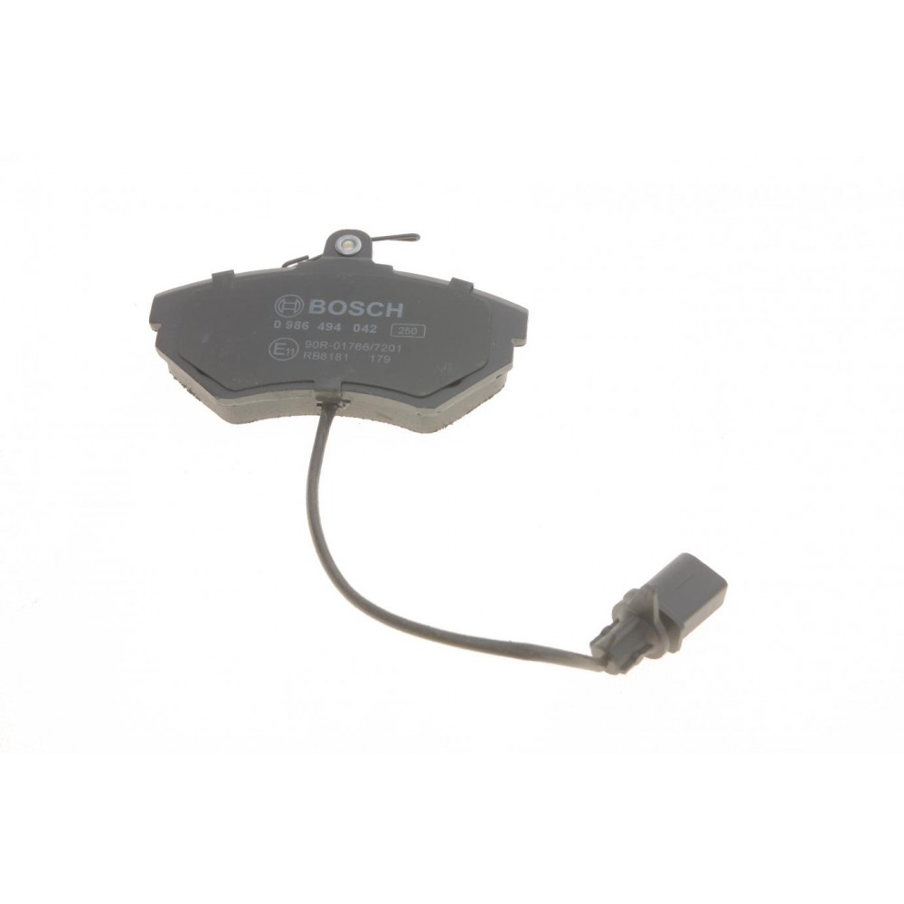 Колодки гальмівні (передні) Audi A4 94-08/Seat Exeo 08-13/VW Passat B5 96-00 (+датчики)