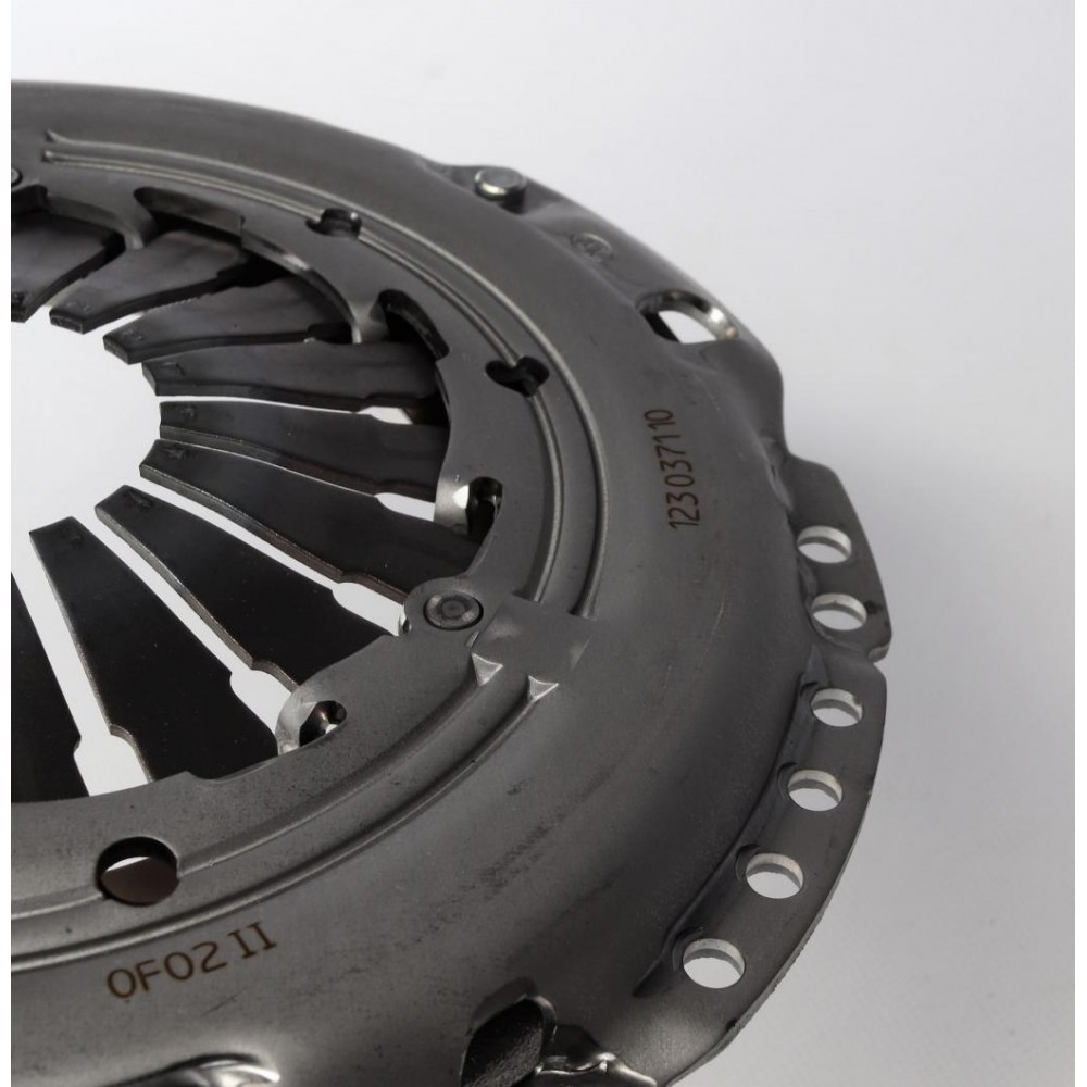 Комплект зчеплення Toyota Corolla 2.0 D-4D 02-07 (d=230mm) (+вижимний)