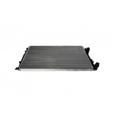 Радіатор охолодження VW Caddy/Golf/Passat/Audi A3/Seat Leon/Altea 1.2-2.0 03-(650x416x34)