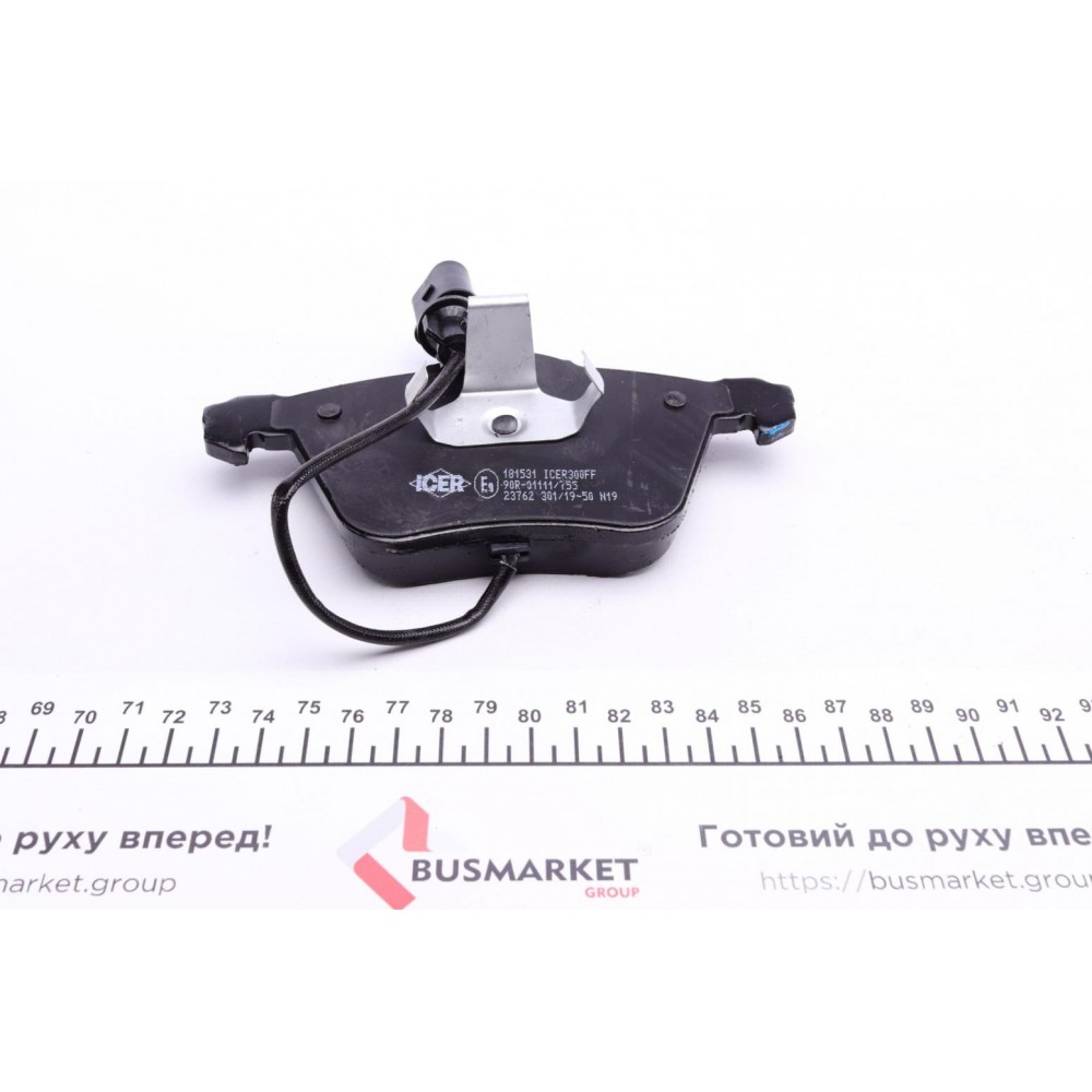 Колодки гальмівні (передні) Audi A6 97-05 (+датчики)