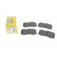 Колодки гальмівні (передні) MB (W211/W221D) 2.1-5.5 05-13 (Brembo) Q+