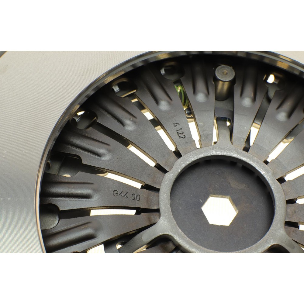 Комплект зчеплення BMW 3 (E90/F30/F80)/X3 (F25) 04-18 (d=240mm) (+вижимний) B47/M47/N47