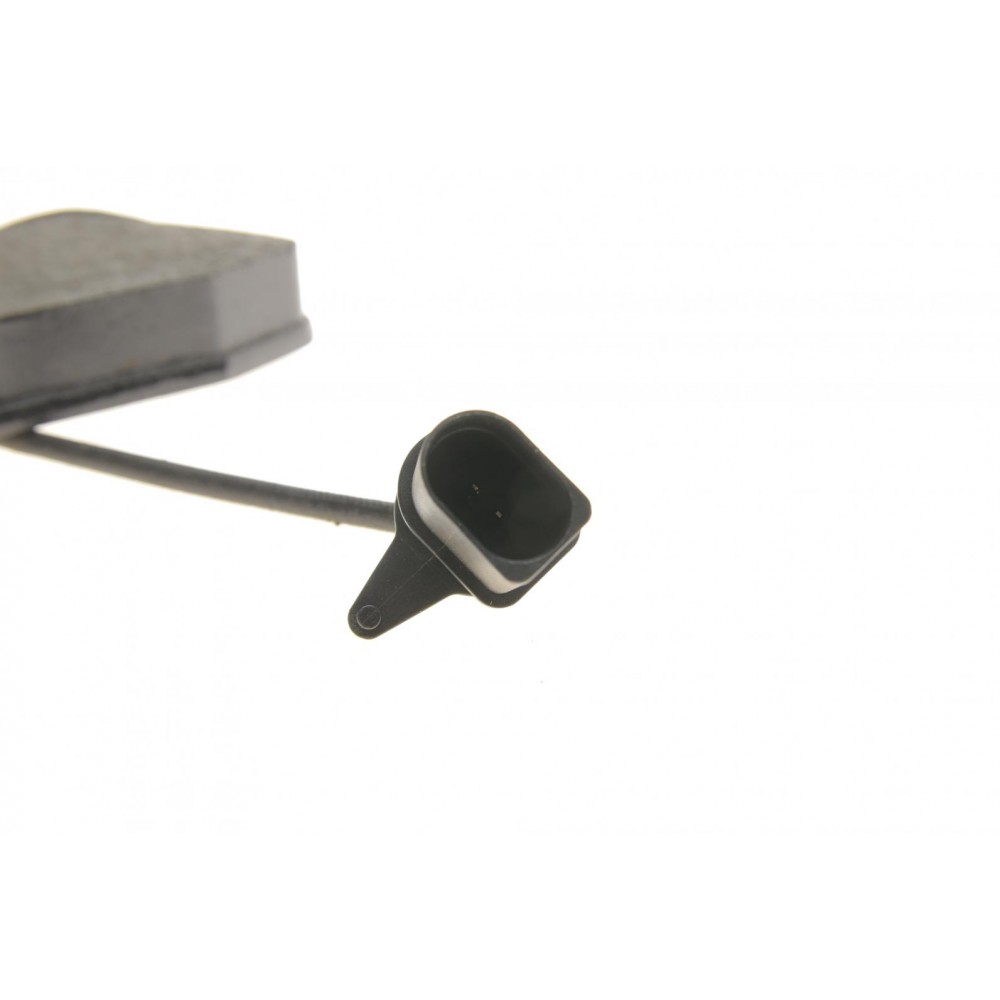 Колодки гальмівні (передні) Audi A4 97-01/A6 97-05/VW Passat B5 00-05/Phaeton 02-08 (+датчики)