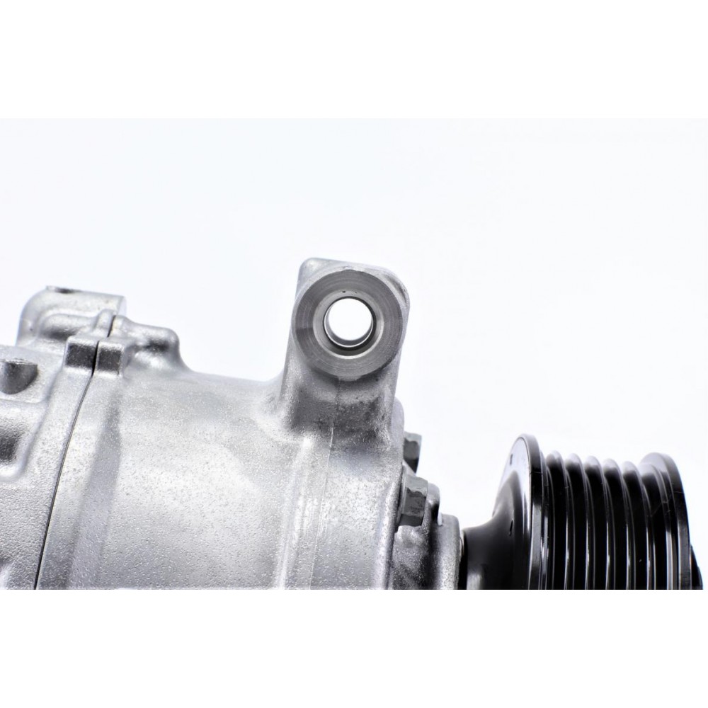 Компресор кондиціонера VW T5 2.0TDI 15- (упаковка Denso)