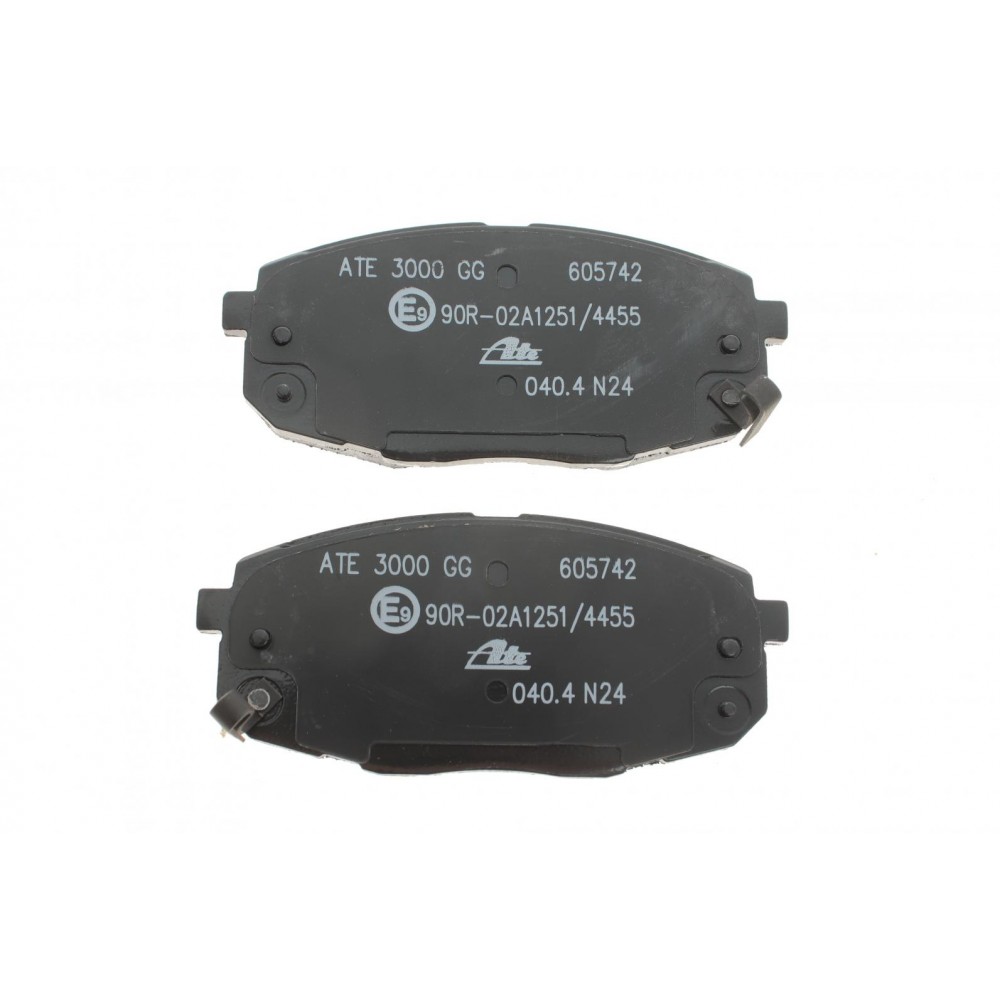 Колодки гальмівні (передні) Hyundai i30 07-12/Kia Cee'd 06-/Carens 02-/Cerato 09-/Soul 14-