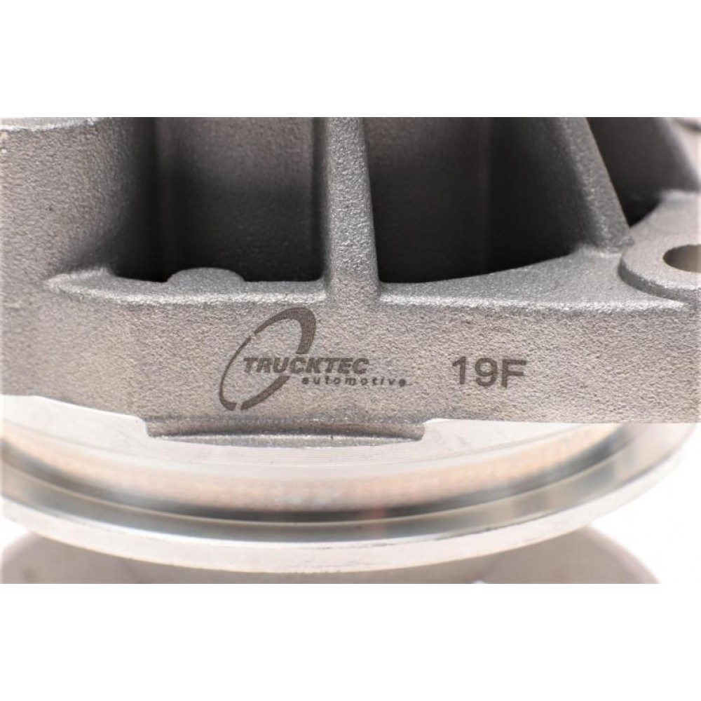 Помпа води BMW 3 (E36/E46)/5 (E34/E39/E60)/7 (E38/E65/E66/E67)/X3 (E83)/X5 (E53)
