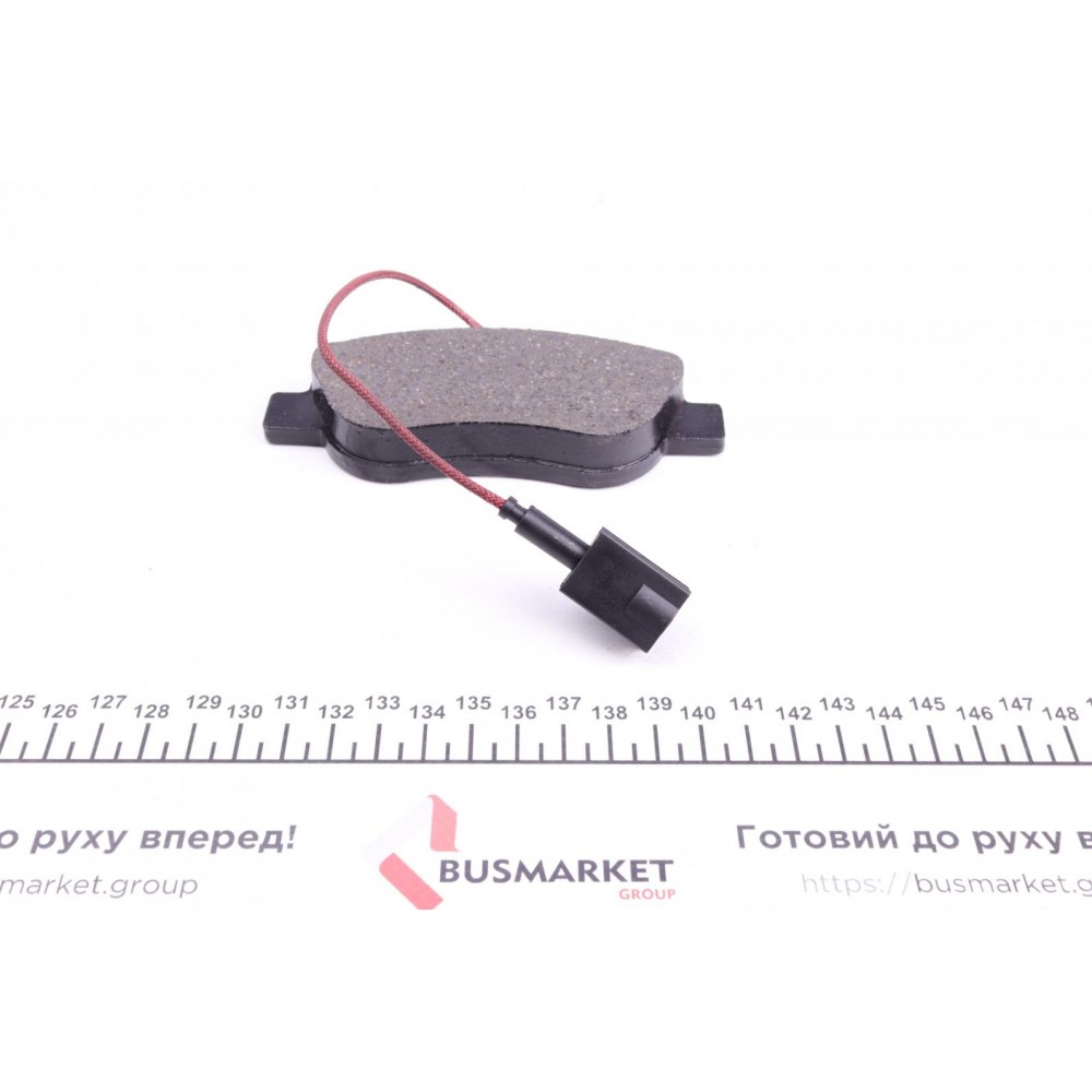 Колодки гальмівні (передні) Fiat Panda 03-/500/500C 07-/Ford Ka II 08-16 (+датчик)