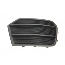 Вставка бампера (під протитуманку) Audi Q3 11-18 (R)