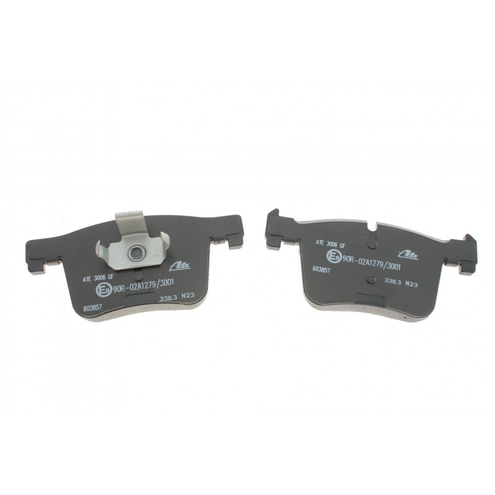 Колодки гальмівні (передні) BMW 1 (F20)/2 (F22)/3 (F30)/4 (F32) 11- (Bosch)