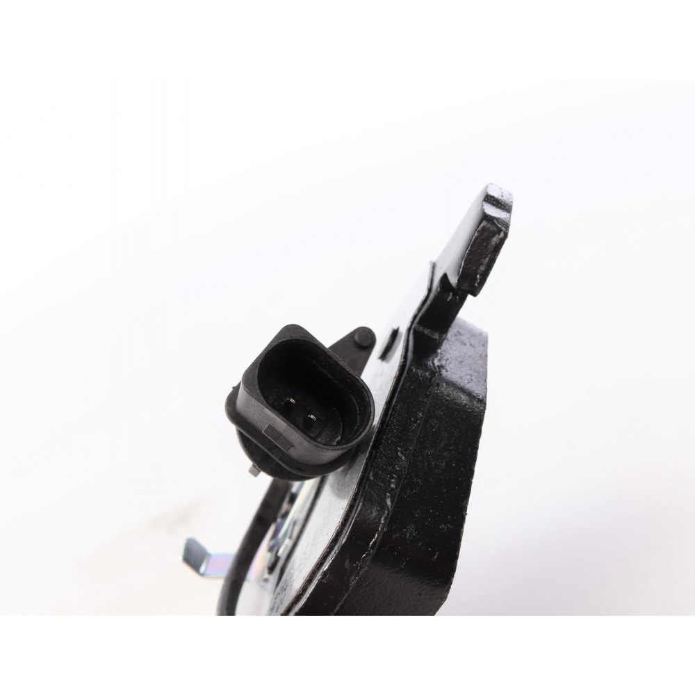 Колодки гальмівні (передні) Audi A4/A6 95-/VW Passat 00-05- (з датчиками)(з низьким продукуванням пилу)