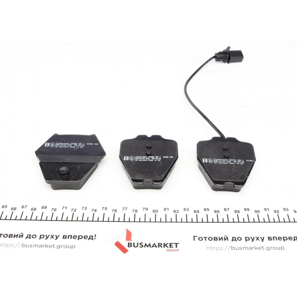 Колодки гальмівні (передні) Audi A4/A6 97-05/VW Passat V 01-08 (Lucas-Girling) (з датчиком)