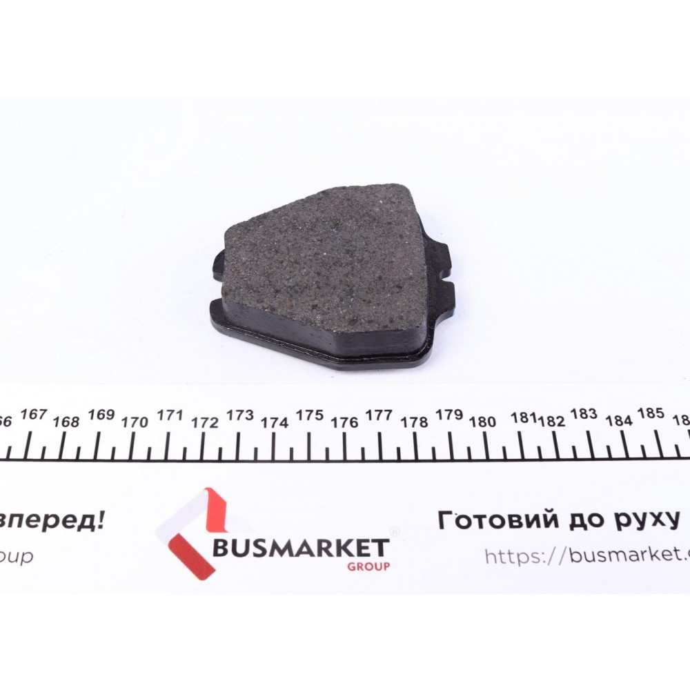Колодки гальмівні (передні) Audi A4 97-01/A6 97-05/VW Passat B5 00-05/Phaeton 02-08 (+датчики)
