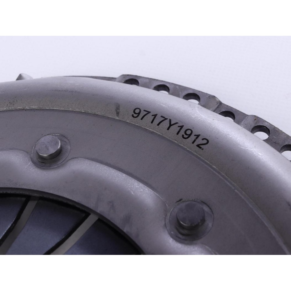 Комплект зчеплення VW Passat/Audi A4/A6 1.9 TDI 95-01 (d=228mm) (+вижимний)