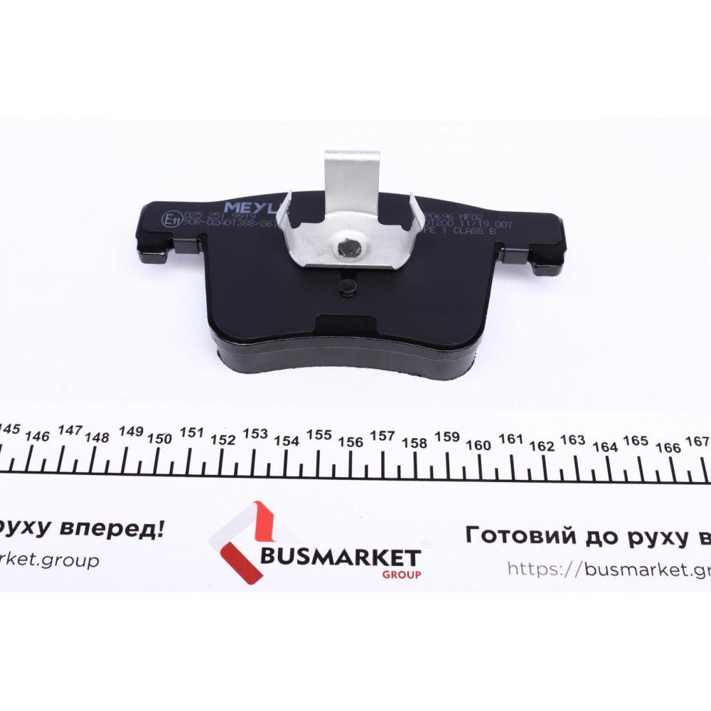 Колодки гальмівні (передні) BMW 1 (F20)/2 (F22)/3 (F30)/4 (F32) 11-
