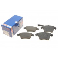 Комплект гальмівних колодок (передніх) VW Multivan/T5 03-/T6 15- (з датчиком)