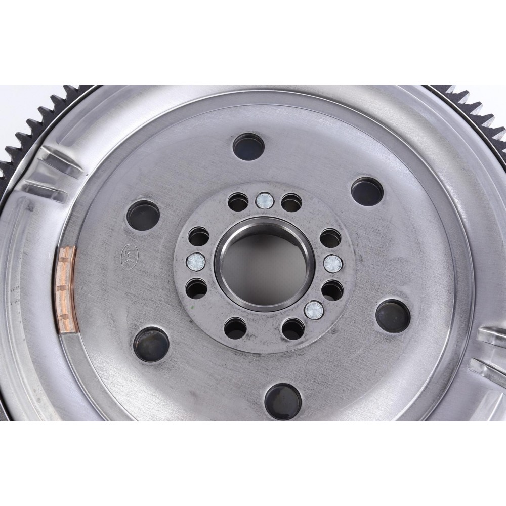 Демпфер + комплект зчеплення Toyota Avensis/Corolla 2.0 D-4D 02-09