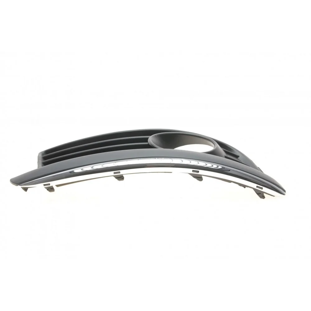 Вставка бампера (під протитуманку) VW Golf V/VI/Jetta III/IV 06- (R)
