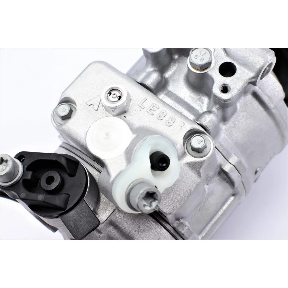 Компресор кондиціонера VW T5 2.0TDI 15- (упаковка Denso)