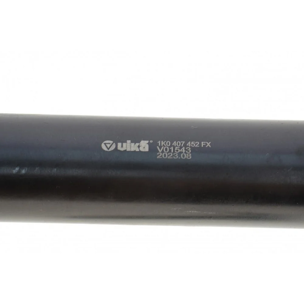 Піввісь (передня) Skoda Octavia/VW Golf/Passat 03-08 (R) (26x36x678)